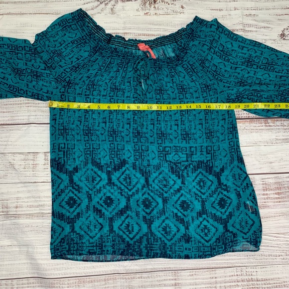 Women’s Top by Eight Sixty Size Petite Small - Picture 3 of 11